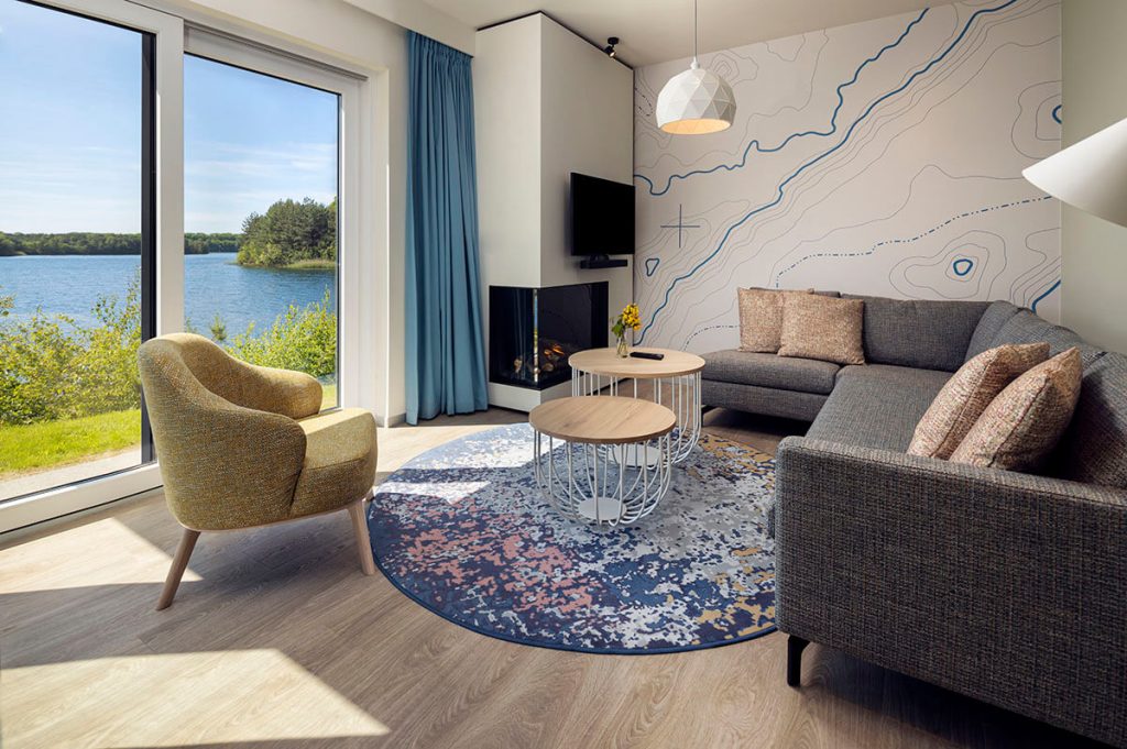 terhills resort lakeside cottage woonkamer